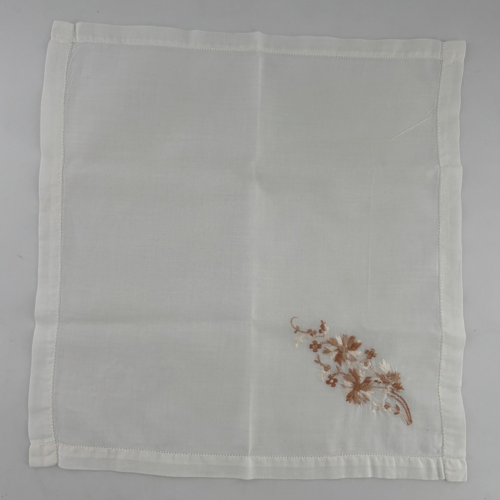 White Linen Handkerchief Embroidered Floral Detail‎ Vintage